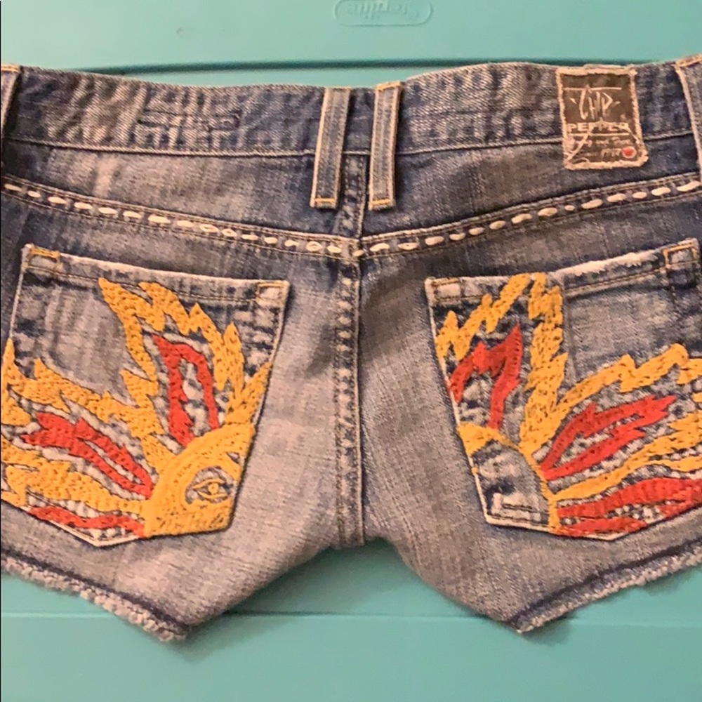 Brand new Chip n pepper embroidered denim shorts